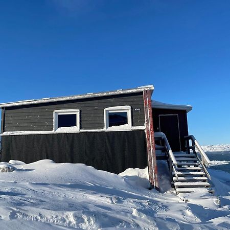 Inuk Hostels Нуук Екстериор снимка