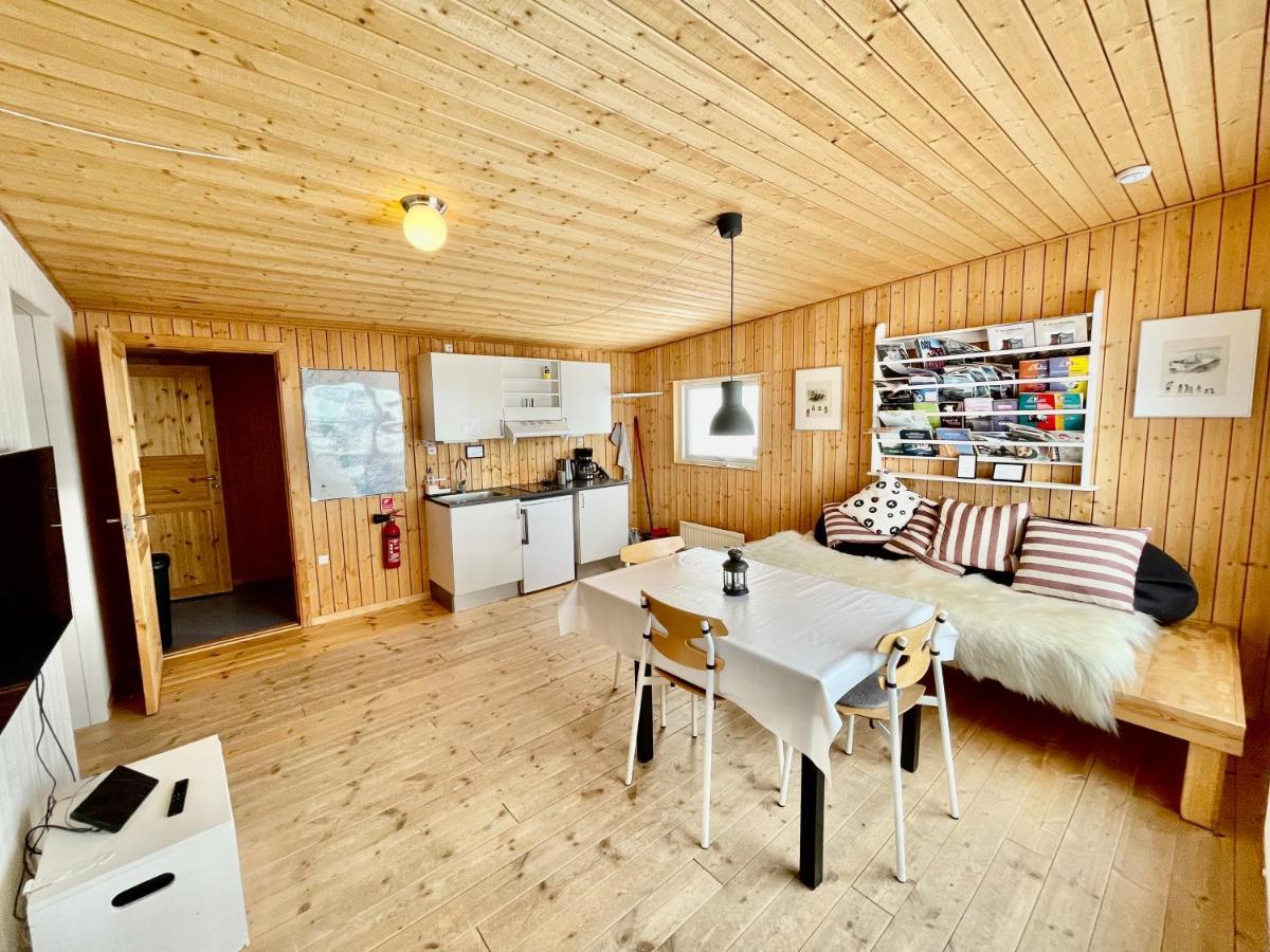 Inuk Hostels Нуук Екстериор снимка