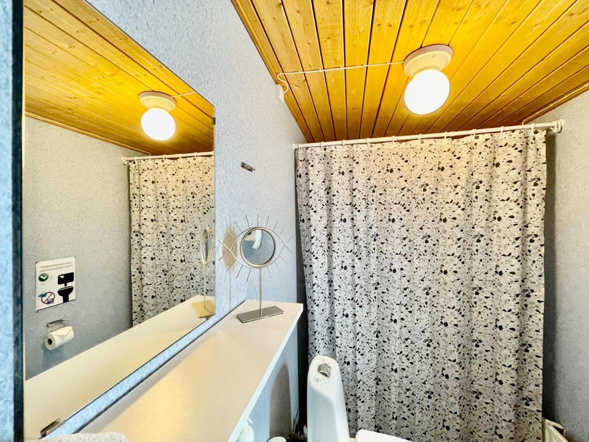 Inuk Hostels Нуук Екстериор снимка