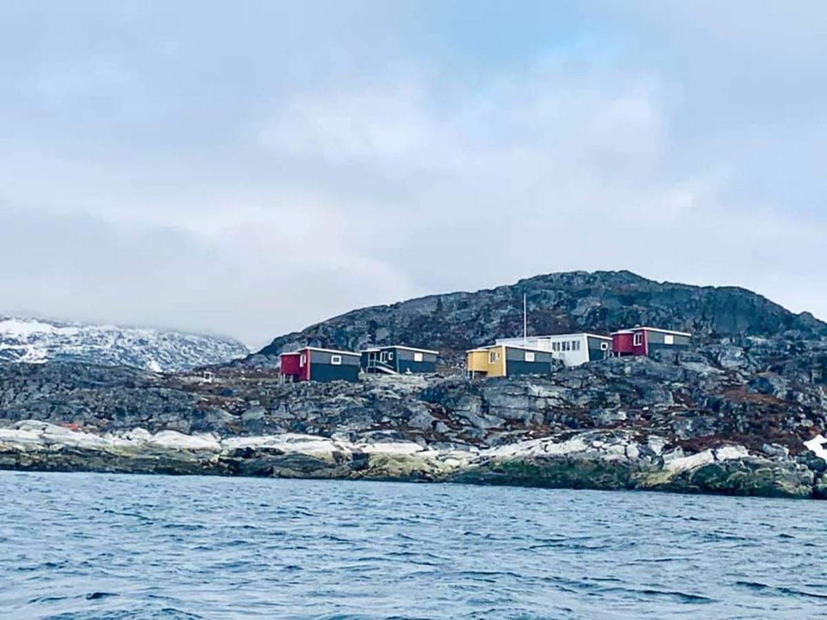 Inuk Hostels Нуук Екстериор снимка