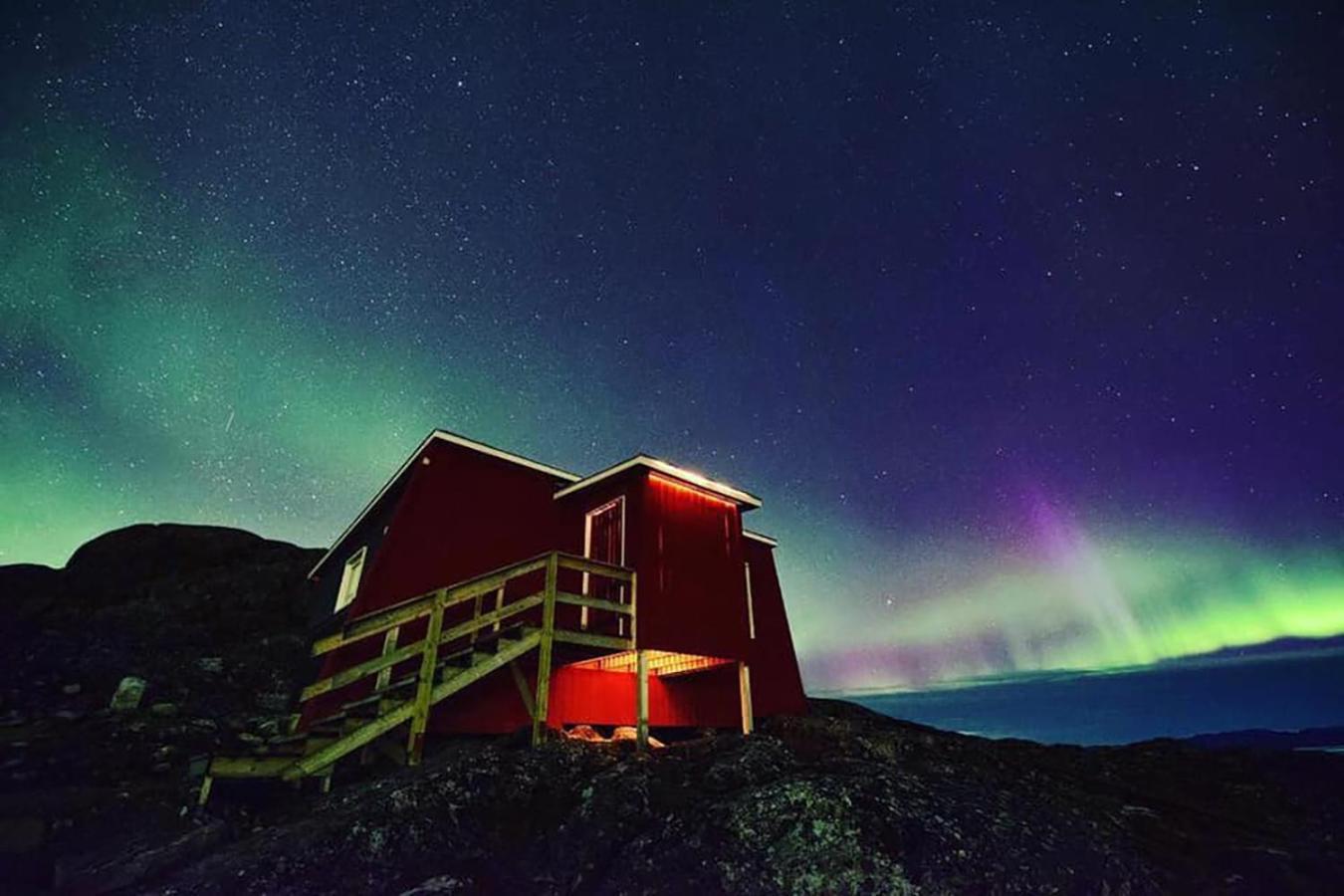 Inuk Hostels Нуук Екстериор снимка