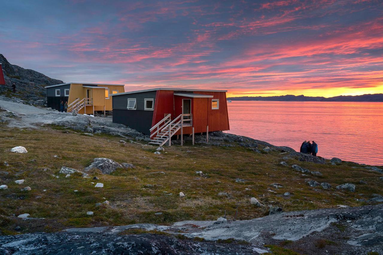 Inuk Hostels Нуук Екстериор снимка