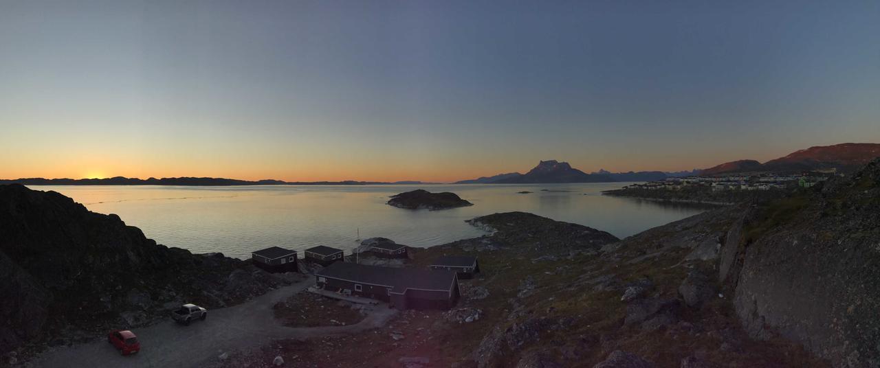 Inuk Hostels Нуук Екстериор снимка