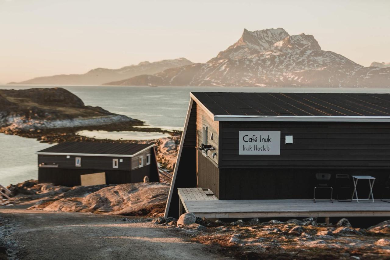 Inuk Hostels Нуук Екстериор снимка
